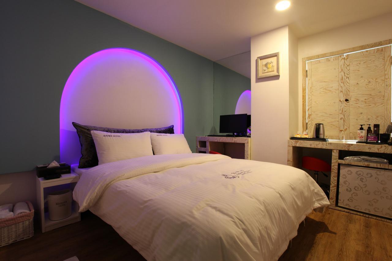 Riviera Motel 고양 외부 사진